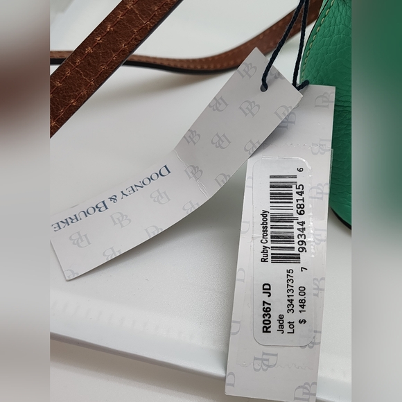 Dooney & Bourke Pebble Grain Ruby Crossbody NWT - Picture 2 of 7